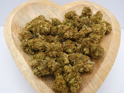 CBD-Blüten Cookies in Herzschale
