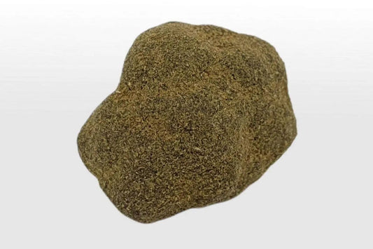 Nahaufnahme der CBD Blüten-Hasch Moonrock Textur – CBD-Blüten umhüllt mit CBD-Hasch im Bufu CBD Shop